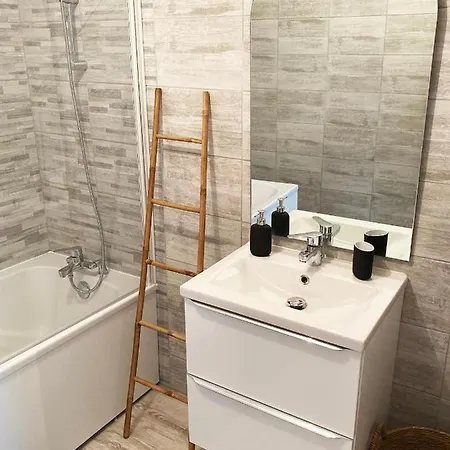 APPARTEMENT CHALEUREUX Wifi et parking gratuit Givet Extérieur photo